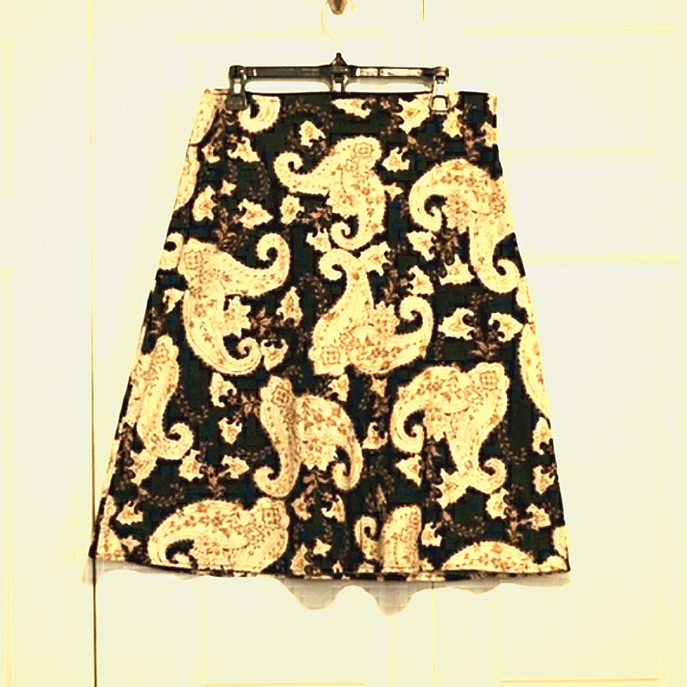 Denver Hayes Skirt in Black and Tan Paisley Pattern - Size 12